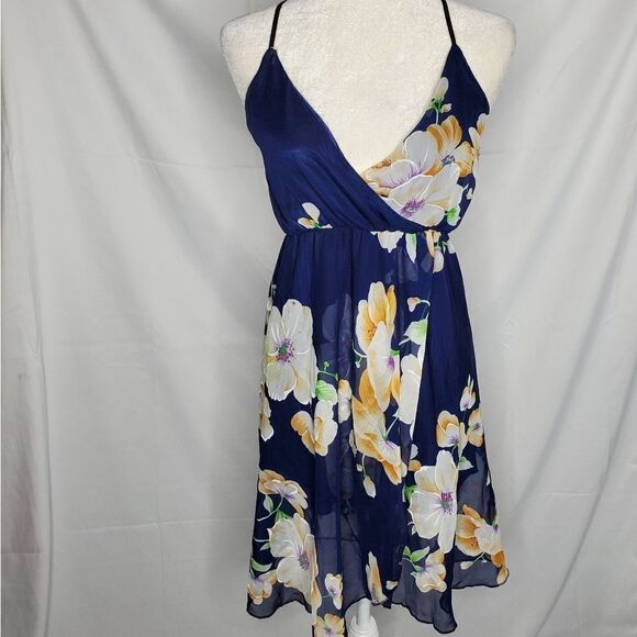FLORAL spaghetti strap criss‎ cross faux wrap dress - Picture 2 of 13